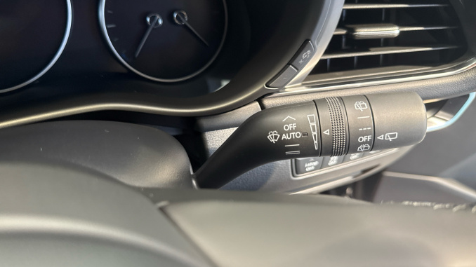 Mazda 3 2.0 e-Skyactiv X MHEV [186] Exclusive-Line 5dr Petrol Hatchback - Image 31